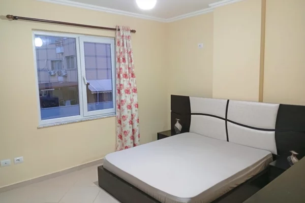 Shtepi me qera Apartament ne Tirane, 2+1, Mobilimi E mobiluar, Pagesa 50,000  Leke.