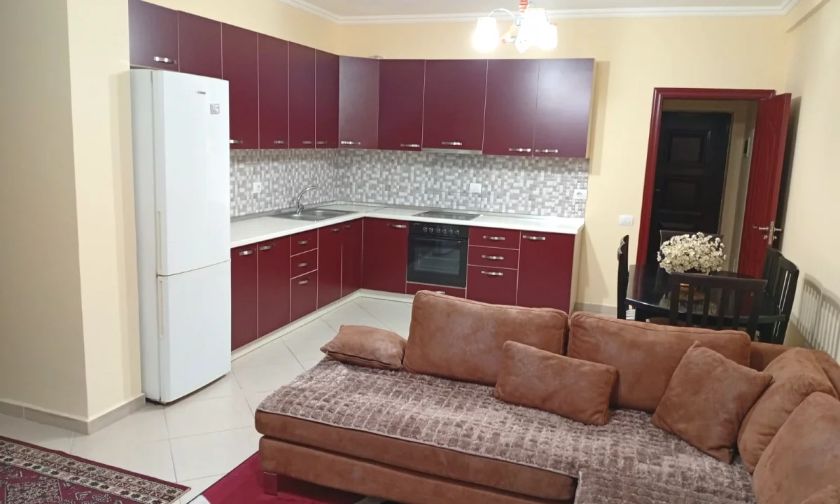 Shtepi me qera Apartament ne Tirane, 2+1, Mobilimi E mobiluar, Pagesa 50,000  Leke.