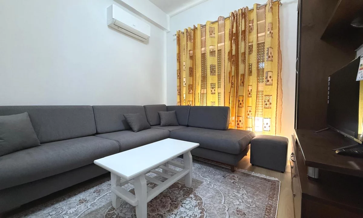Shtepi me qera Apartament ne Tirane, 1+1, Mobilimi E mobiluar, Pagesa 380  Euro.