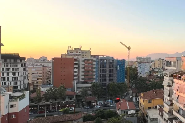 Shtepi me qera Apartament ne Tirane, 1+1, Mobilimi E mobiluar, Pagesa 75,000  Leke.