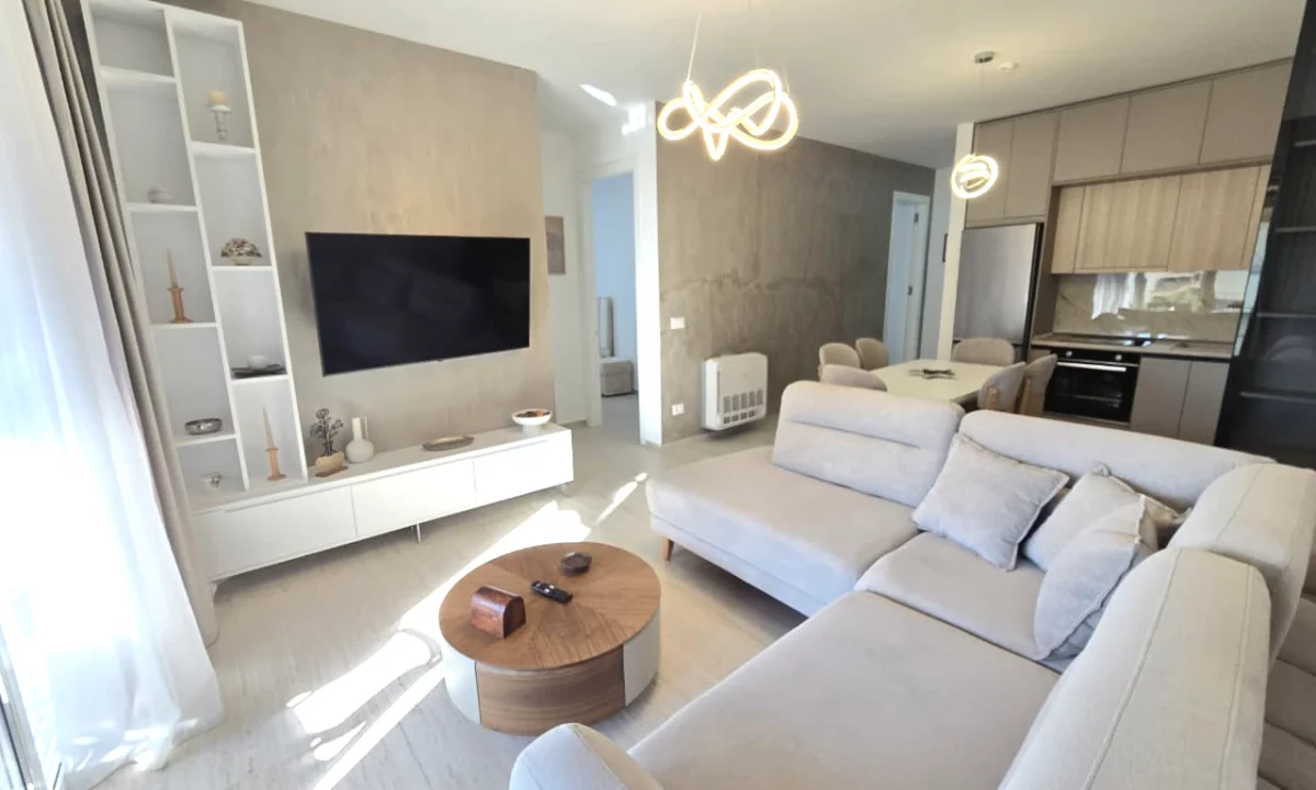 Shtepi me qera Apartament ne Tirane, 3+1, Mobilimi E mobiluar, Pagesa 1,450  Euro.