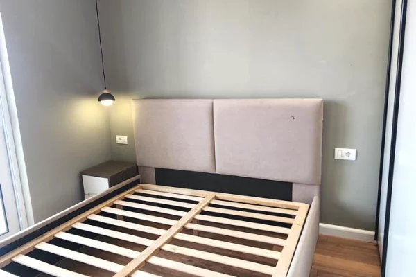 Shtepi ne shitje Apartament ne Tirane, 1+1, Mobilimi E mobiluar, Pagesa 150,000  Euro.
