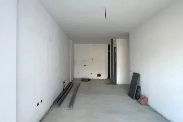 Shtepi ne shitje Apartament ne Tirane, 2+1, Mobilimi Bosh, pa mobiluar, Pagesa 340,000  Euro.