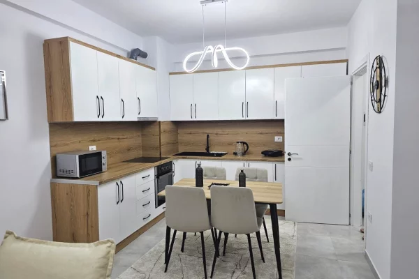 Shtepi me qera Apartament ne Tirane, 1+1, Mobilimi E mobiluar, Pagesa 530  Euro.