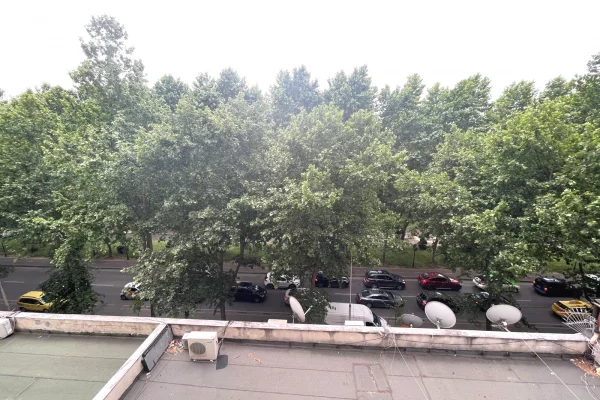 🏢 ME QIRA – Ambient Zyre Premium prane ish-Ekspozites 🏢