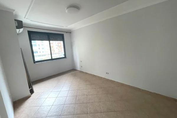 🏢 ME QIRA – Ambient Zyre Premium prane ish-Ekspozites 🏢