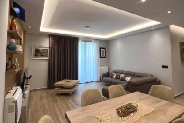 Shtepi me qera Apartament ne Tirane, 2+1, Mobilimi E mobiluar, Pagesa 1,500  Euro.