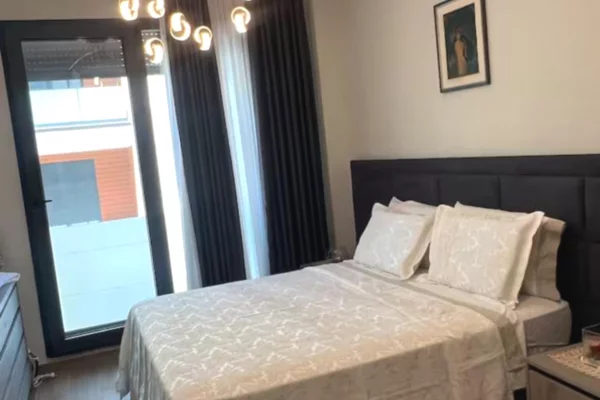 Shtepi me qera Apartament ne Tirane, 2+1, Mobilimi E mobiluar, Pagesa 1,500  Euro.