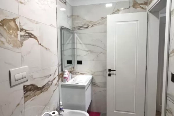 Shtepi me qera Apartament ne Tirane, 2+1, Mobilimi E mobiluar, Pagesa 1,500  Euro.
