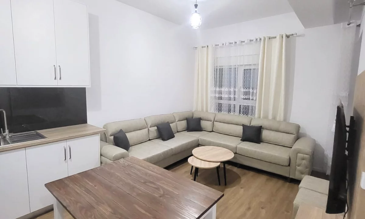 Shtepi me qera Apartament ne Tirane, 1+1, Mobilimi E mobiluar, Pagesa 40,000  Leke.
