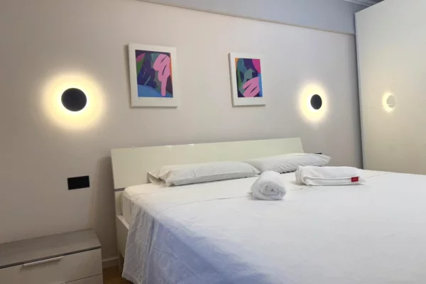 Shtepi ne shitje Apartament ne Tirane, 2+1, Mobilimi E mobiluar, Pagesa 252,000  Euro.