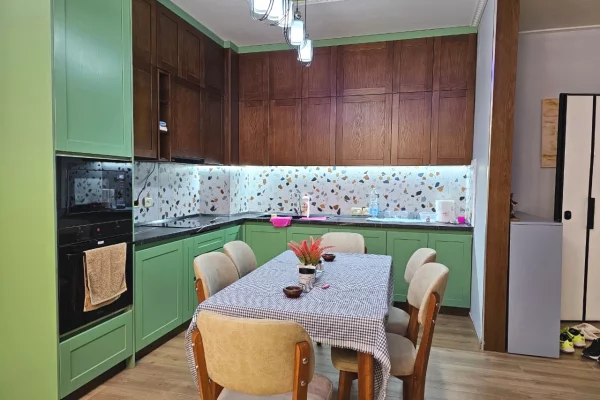 Shtepi me qera Apartament ne Tirane, 2+1, Mobilimi E mobiluar, Pagesa 100,000  Leke.