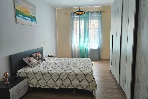Shtepi me qera Apartament ne Tirane, 2+1, Mobilimi E mobiluar, Pagesa 100,000  Leke.