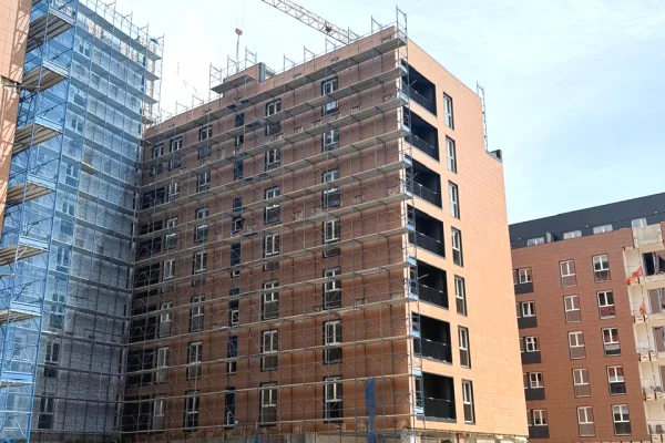 Shtepi ne shitje Apartament ne Tirane, 2+1, Mobilimi Bosh, pa mobiluar, Pagesa 208,800  Euro.
