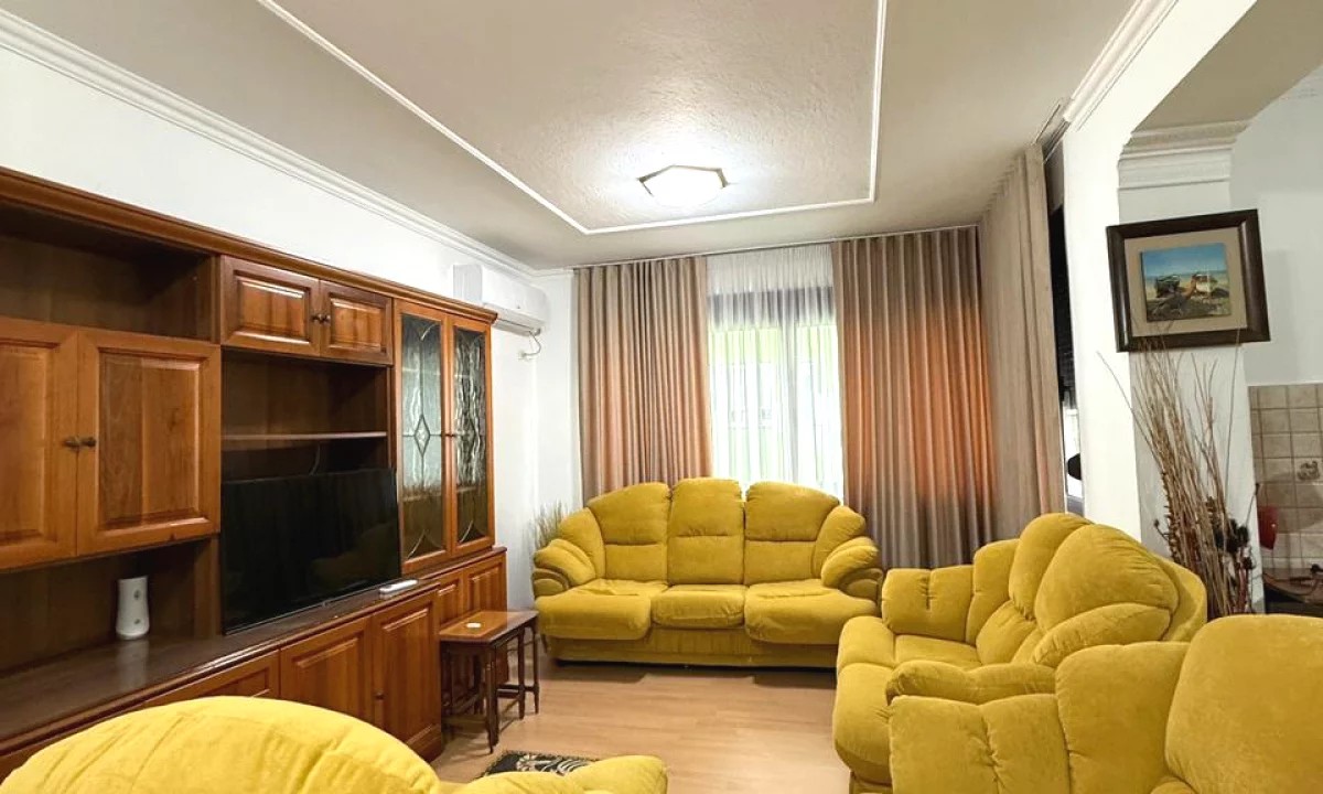 Shtepi me qera Apartament ne Tirane, 2+1, Mobilimi E mobiluar, Pagesa 1,200  Euro.