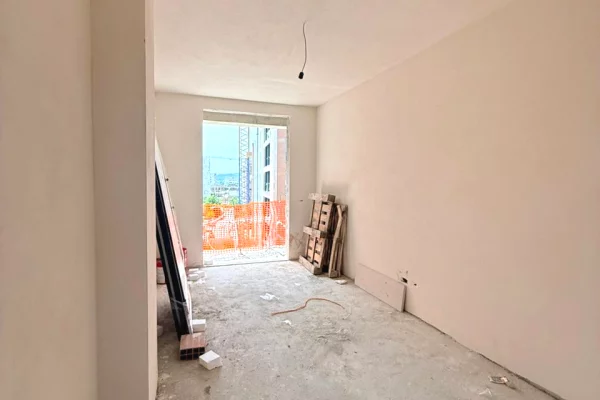 Shtepi ne shitje Apartament ne Tirane, 2+1, Mobilimi Bosh, pa mobiluar, Pagesa 241,500  Euro.