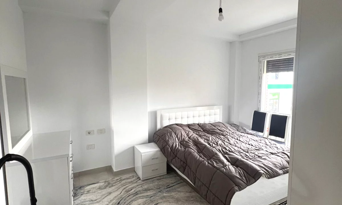 Shtepi me qera Apartament ne Tirane, 2+1, Mobilimi E mobiluar, Pagesa 650  Euro.