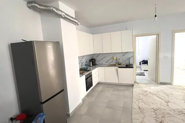 Shtepi me qera Apartament ne Tirane, 2+1, Mobilimi E mobiluar, Pagesa 650  Euro.