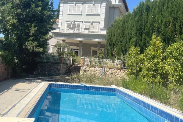 Shtepi ne shitje 6+1 ne Tirane - 850,000 Euro
