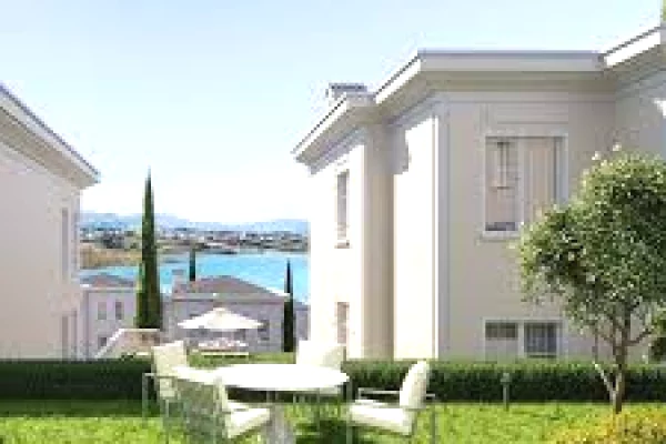 Shtepi ne shitje Vila Luksoze ne Tirane, 3+1, Mobilimi Bosh, pa mobiluar, Pagesa 721,588  Euro.