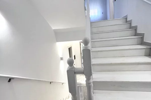 Shtepi ne shitje Vila Luksoze ne Tirane, 4+1, Mobilimi E mobiluar, Pagesa 695,000  Euro.