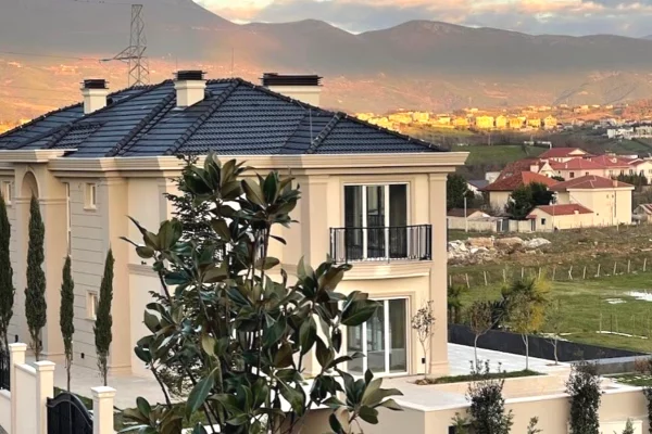 Shtepi ne shitje 7+1 ne Tirane - 2,700,000 Euro