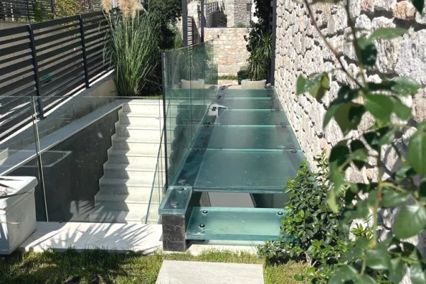 🏡✨ VILË EKSKLUZIVE PËR SHITJE – LIQENI I FARKËS 🌊🌿