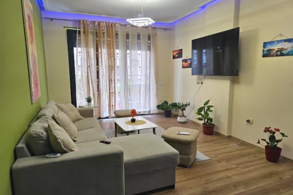 Shtepi me qera Apartament ne Tirane, 2+1, Mobilimi E mobiluar, Pagesa 100,000  Leke.