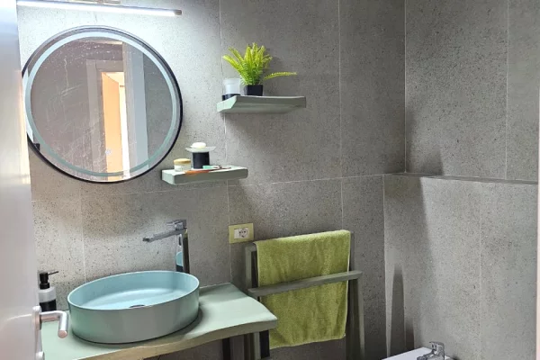 Shtepi me qera Apartament ne Tirane, 2+1, Mobilimi E mobiluar, Pagesa 100,000  Leke.