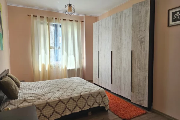Shtepi me qera Apartament ne Tirane, 2+1, Mobilimi E mobiluar, Pagesa 100,000  Leke.
