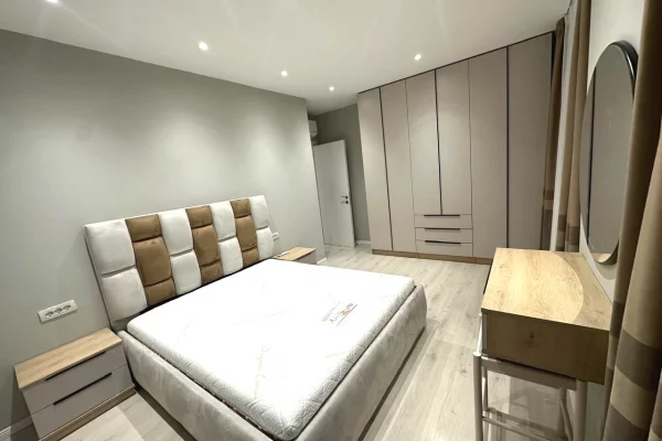 Shtepi me qera 2+1 ne Tirane - 65,000 Leke