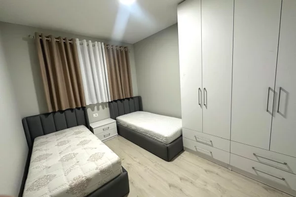 Shtepi me qera Apartament ne Tirane, 2+1, Mobilimi E mobiluar, Pagesa 65,000  Leke.