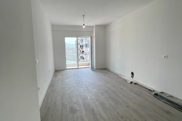 Shtepi ne shitje Apartament ne Tirane, 2+1, Mobilimi Bosh, pa mobiluar, Pagesa 178,000  Euro.