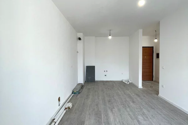 Shtepi ne shitje Apartament ne Tirane, 2+1, Mobilimi Bosh, pa mobiluar, Pagesa 178,000  Euro.