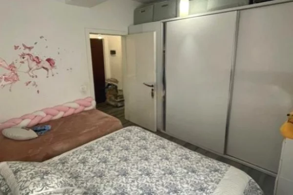 Shtepi ne shitje Apartament ne Tirane, 1+1, Mobilimi E mobiluar, Pagesa 120,000  Euro.