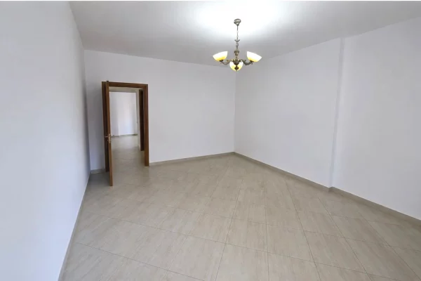 Shtepi ne shitje Apartament ne Tirane, 2+1, Mobilimi Pjeserisht e mobiluar, Pagesa 270,000  Euro.