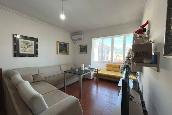 Shtepi me qera Apartament ne Tirane, 1+1, Mobilimi E mobiluar, Pagesa 650  Euro.