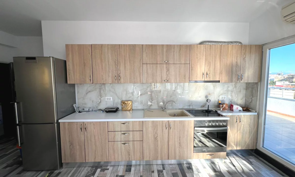 Shtepi me qera Apartament ne Tirane, 1+1, Mobilimi E mobiluar, Pagesa 650  Euro.