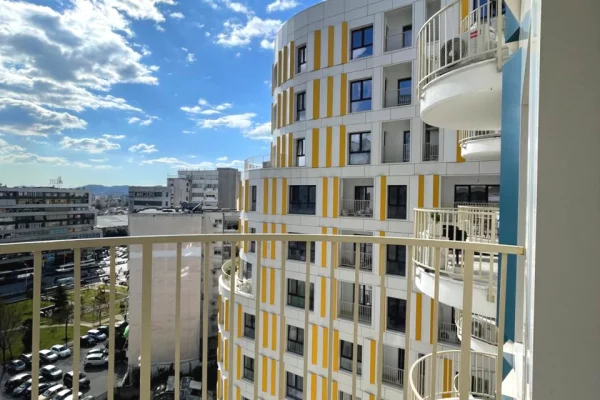 Shtepi ne shitje Apartament ne Tirane, 2+1, Mobilimi Bosh, pa mobiluar, Pagesa 286,320  Euro.