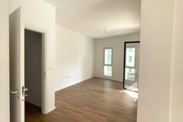 Shtepi ne shitje Apartament ne Tirane, 2+1, Mobilimi Bosh, pa mobiluar, Pagesa 284,640  Euro.