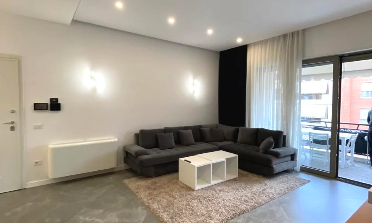 Shtepi me qera Apartament ne Tirane, 2+1, Mobilimi E mobiluar, Pagesa 1,350  Euro.
