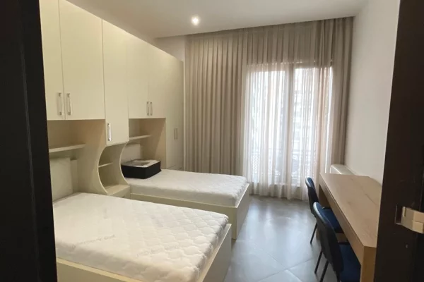 Shtepi me qera Apartament ne Tirane, 2+1, Mobilimi E mobiluar, Pagesa 1,350  Euro.