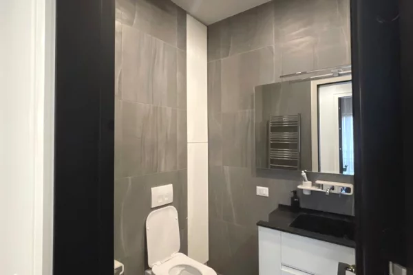 Shtepi me qera Apartament ne Tirane, 2+1, Mobilimi E mobiluar, Pagesa 1,350  Euro.