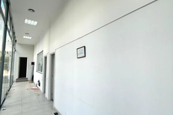 🏢 JEPET AMBIENT BIZNESI ME QIRA – KIKA 2 📍 Komuna e Parisit