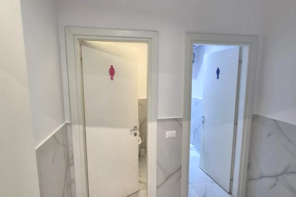 🏢 Ambient Zyre me Qira – Kika 2 📍 Komuna e Parisit