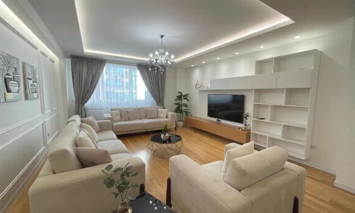 Shtepi me qera Apartament ne Tirane, 3+1, Mobilimi E mobiluar, Pagesa 2,500  Euro.