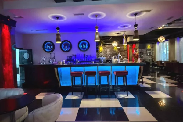 Ambient biznesi ne shitje 2+1 ne Tirane - 1,300,000 Euro