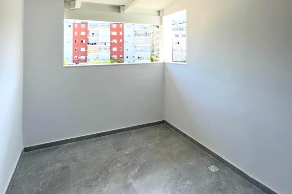 Shtepi ne shitje Apartament ne Tirane, 1+1, Mobilimi Pjeserisht e mobiluar, Pagesa 112,500  Euro.