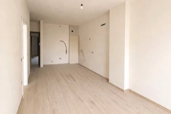Shtepi ne shitje Apartament ne Durres, 1+1, Mobilimi Bosh, pa mobiluar, Pagesa 140,000  Euro.