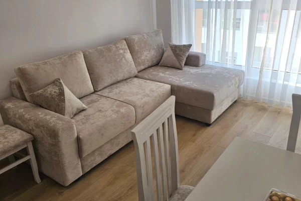 Shtepi me qera Apartament ne Tirane, 1+1, Mobilimi E mobiluar, Pagesa 40,000  Leke.